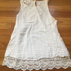Xhilaration lace top